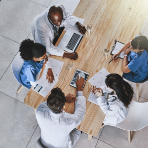 profissionais da saúde trabalhando em coworking da saúde profissionais da saúde trabalhando em coworking da saúde