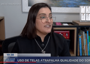 Entrevista de Raquel Charczuk, do Rio Grande Record sobre luz azul e seu impacto no sono